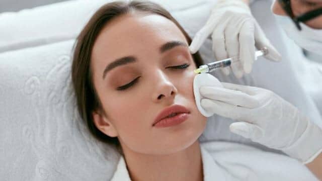rajeunir visage injection acide hyaluronique